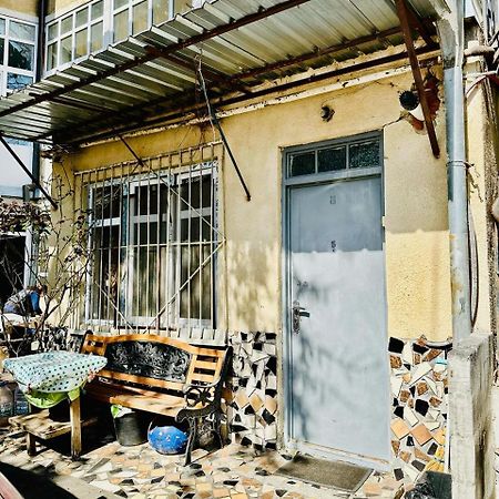 Historical Apartment In City Center Тбілісі Екстер'єр фото