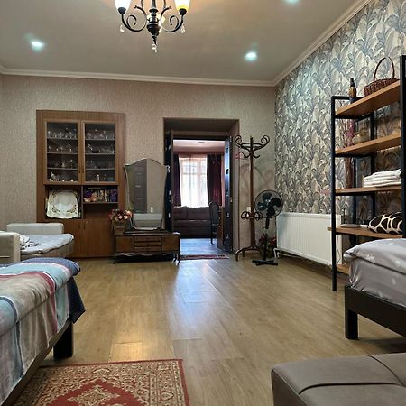 Historical Apartment In City Center Тбілісі Екстер'єр фото