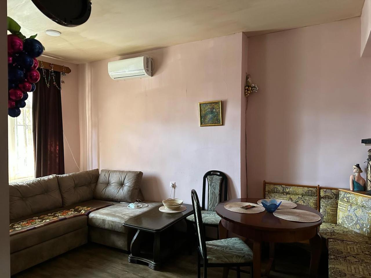 Historical Apartment In City Center Тбілісі Екстер'єр фото